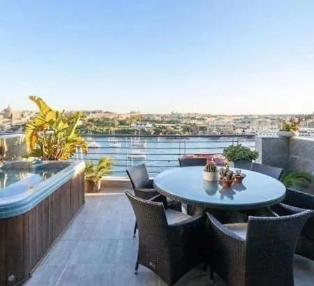 Apartment Jacuzzi Luxury Seafront Sliema