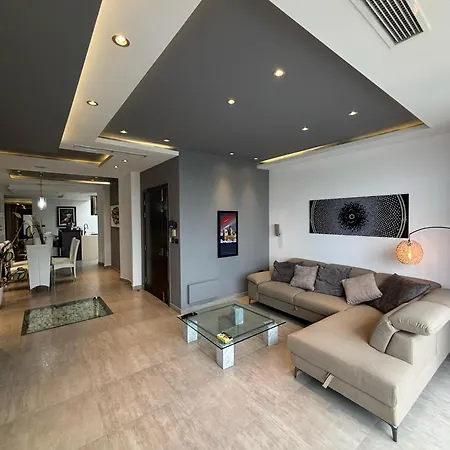 Apartment Jacuzzi Luxury Seafront Sliema