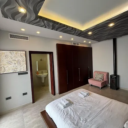Jacuzzi Luxury Seafront * Sliema