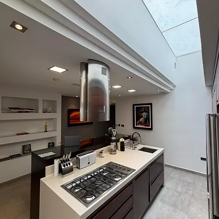 Jacuzzi Luxury Seafront Apartamento Sliema