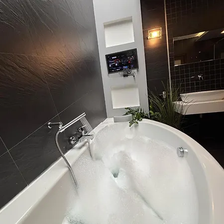 Apartamento Jacuzzi Luxury Seafront *