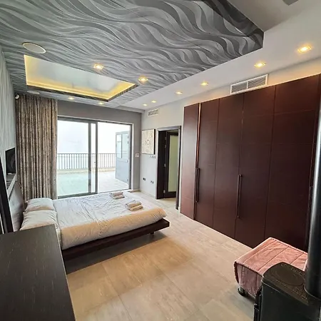 Jacuzzi Luxury Seafront Apartamento